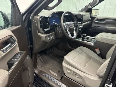 Used 2023 GMC Sierra 1500 SLT w/ SLT Premium Package AWD/4WD image 17