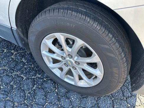 Used 2020 Chevrolet Equinox LS image 4