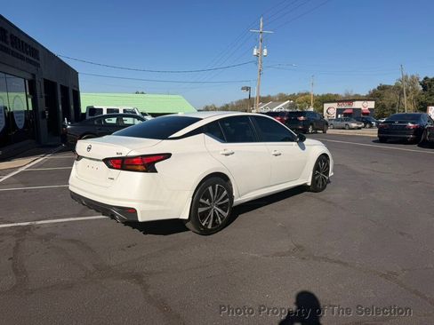 Used 2019 Nissan Altima 2.5 SR w/ SR Premium Package image 7