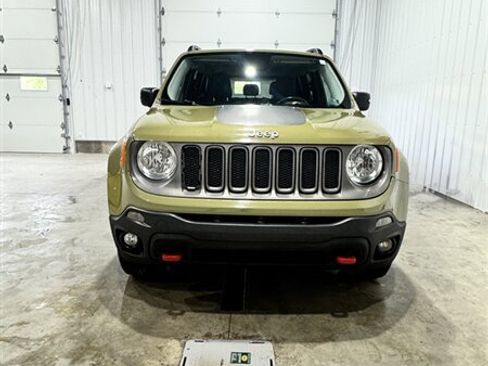 Used 2015 Jeep Renegade Trailhawk w/ Premium Leather Group AWD/4WD image 3