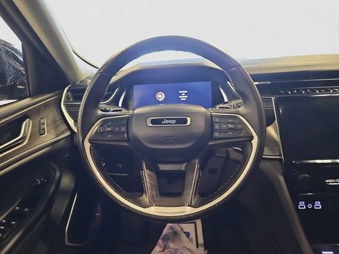 Used 2022 Jeep Grand Cherokee Limited image 13