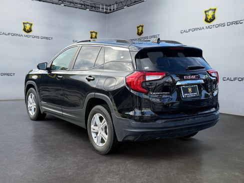 Used 2022 GMC Terrain SLE w/ Driver Convenience Package image 3