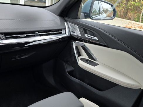 Certified 2025 BMW X2 xDrive28i w/ Convenience Package image 18