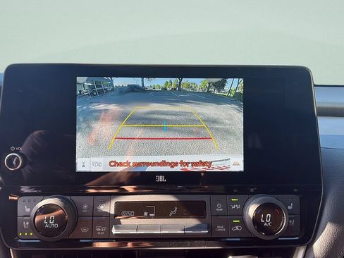 Used 2024 Toyota Grand Highlander AWD Hybrid image 17