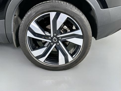 Certified 2023 Volvo XC40 B5 Plus w/ Climate Package image 31