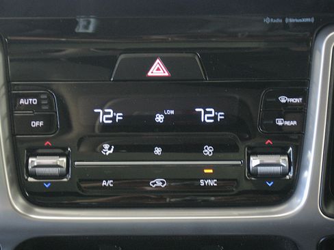 Certified 2023 Kia Sorento X-Line EX image 16