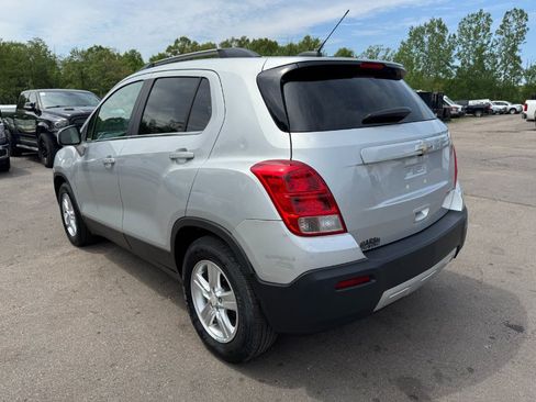 Used 2016 Chevrolet Trax LT w/ LT Convenience Package FWD image 3