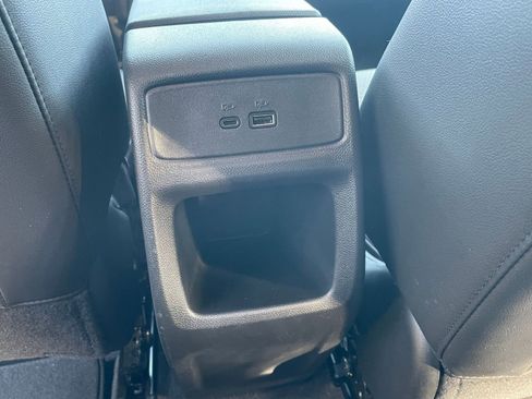 Used 2025 Chevrolet Trax LT w/ LT Convenience Package image 25