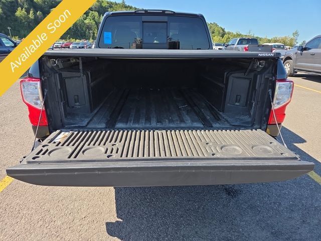 Used 2019 Nissan Titan Platinum Reserve AWD/4WD image 4