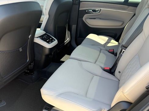 New 2026 Volvo XC90 B6 Plus w/ Protection Package Premier AWD/4WD image 19