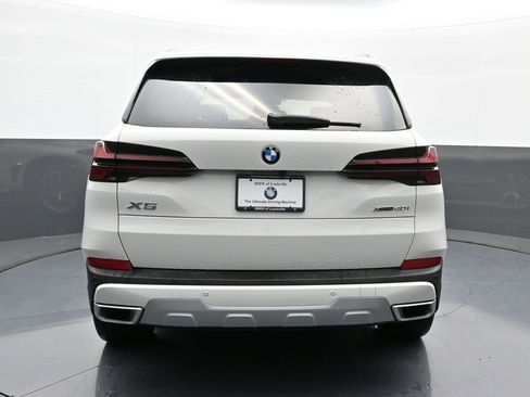 New 2025 BMW X5 xDrive40i w/ Parking Assistance Package image 6