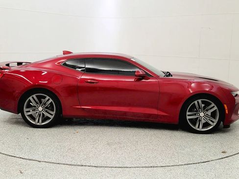 Used 2017 Chevrolet Camaro SS image 8