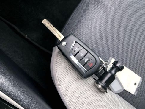 Used 2025 Toyota Corolla LE FWD image 14
