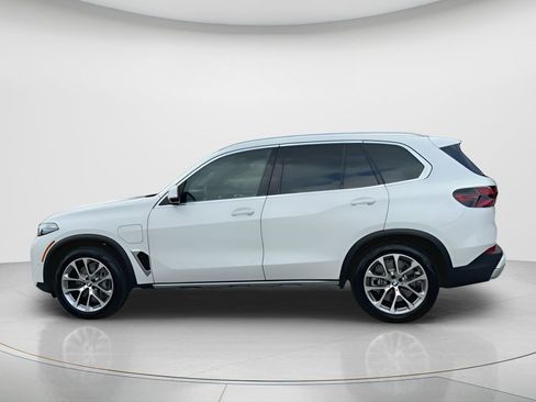 New 2026 BMW X5 xDrive50e w/ Premium Package image 5