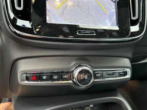 New 2026 Volvo XC40 B5 Ultra w/ Climate Package image 18