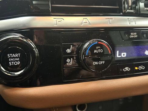 New 2026 Nissan Pathfinder Platinum w/ Cargo Package AWD/4WD image 17