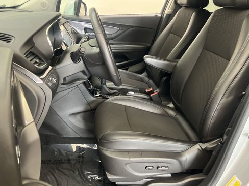 Used 2020 Buick Encore Preferred AWD/4WD image 12