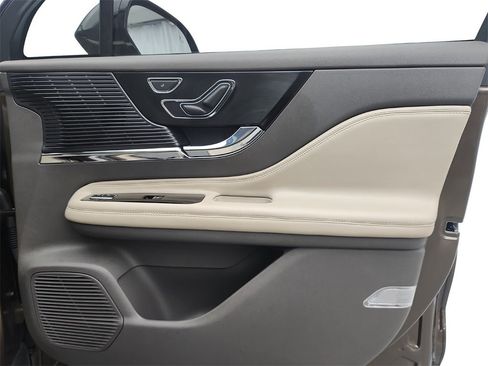 Used 2022 Lincoln Corsair Reserve w/ Sport Package image 27