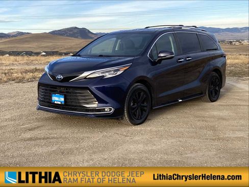 Used 2022 Toyota Sienna Platinum image 1