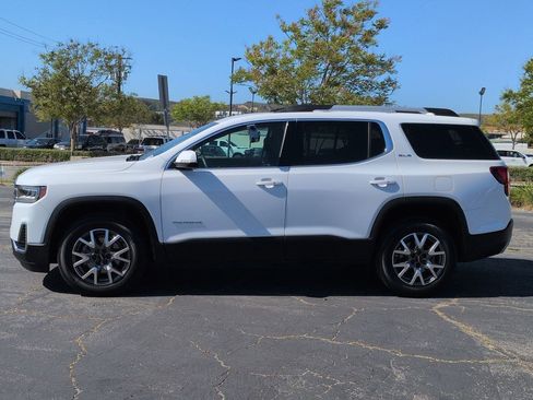 Used 2023 GMC Acadia SLE w/ Driver Convenience Package image 9