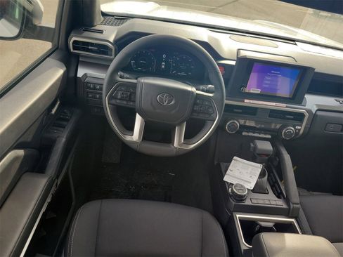 Used 2025 Toyota Tacoma TRD Off-Road image 11