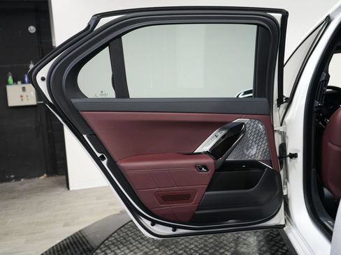 Used 2023 BMW i7 xDrive60 AWD/4WD image 13