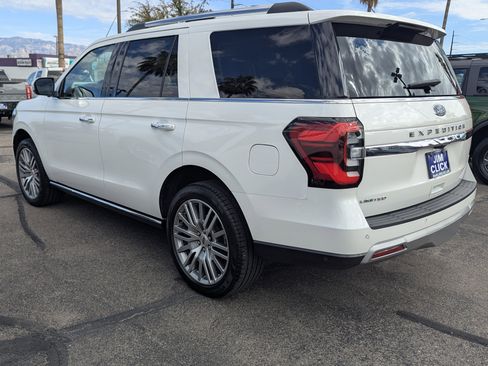 Used 2022 Ford Expedition Limited image 4