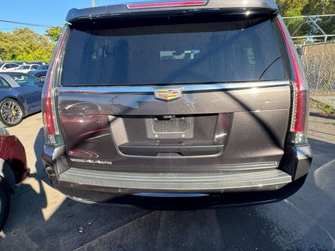 Used 2017 Cadillac Escalade ESV Platinum image 5