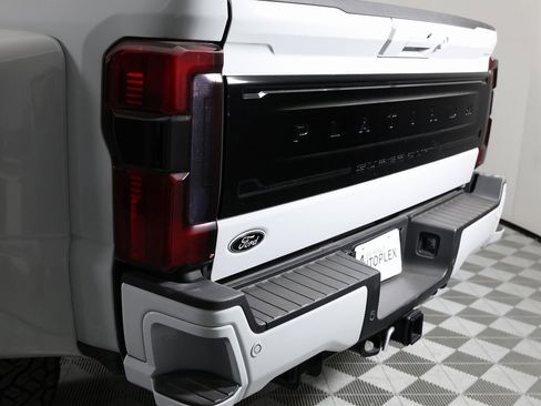 Used 2025 Ford F450 Platinum w/ Platinum Plus Package image 53