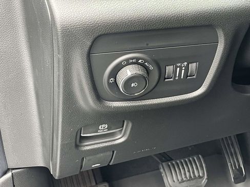 New 2025 Jeep Grand Cherokee L Limited w/ Luxury Tech Group II image 24