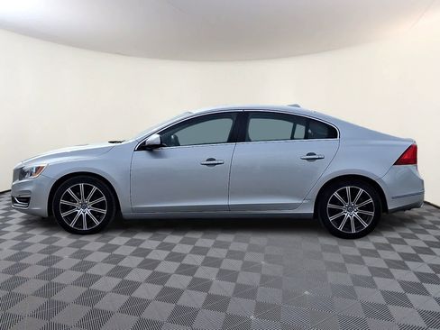 Used 2018 Volvo S60 T5 Inscription image 8