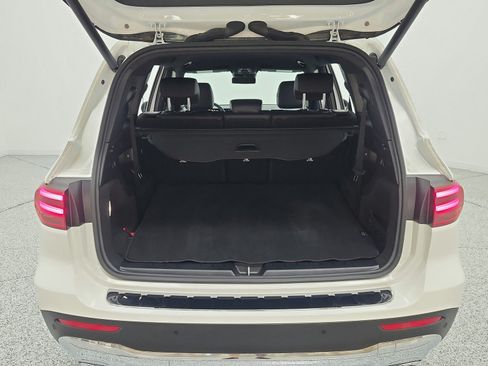 Used 2025 Mercedes-Benz GLB 250 image 18