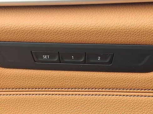 Used 2017 BMW 540i xDrive image 26