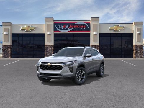 New 2026 Chevrolet Trax LT w/ LT Convenience Package FWD image 8