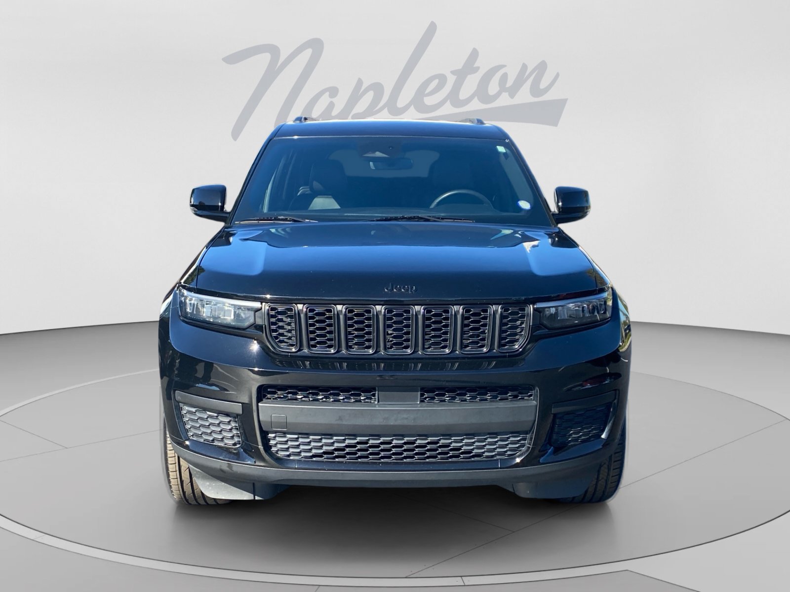 Used 2023 Jeep Grand Cherokee L Laredo RWD image 9