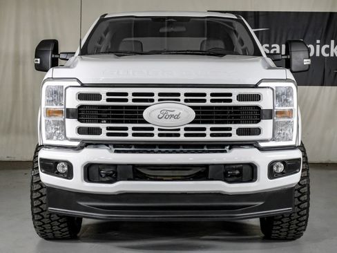 Used 2024 Ford F250 XLT w/ FX4 Off-Road Package AWD/4WD image 3