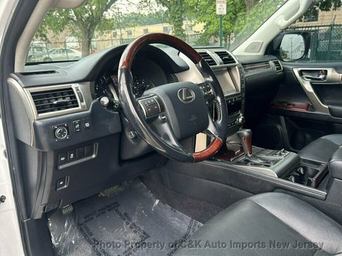 Used 2016 Lexus GX 460 w/ Premium Package AWD/4WD image 20