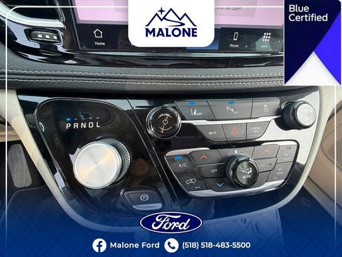 Used 2023 Chrysler Pacifica Touring-L FWD image 28