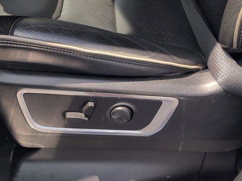 Used 2022 RAM 1500 Laramie AWD/4WD image 16