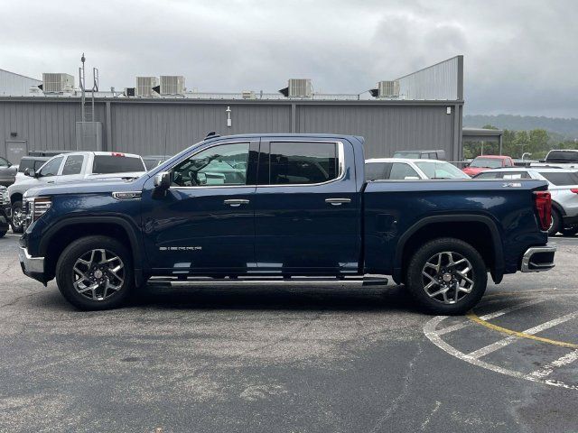 Used 2022 GMC Sierra 1500 SLT w/ SLT Premium Plus Package AWD/4WD image 7