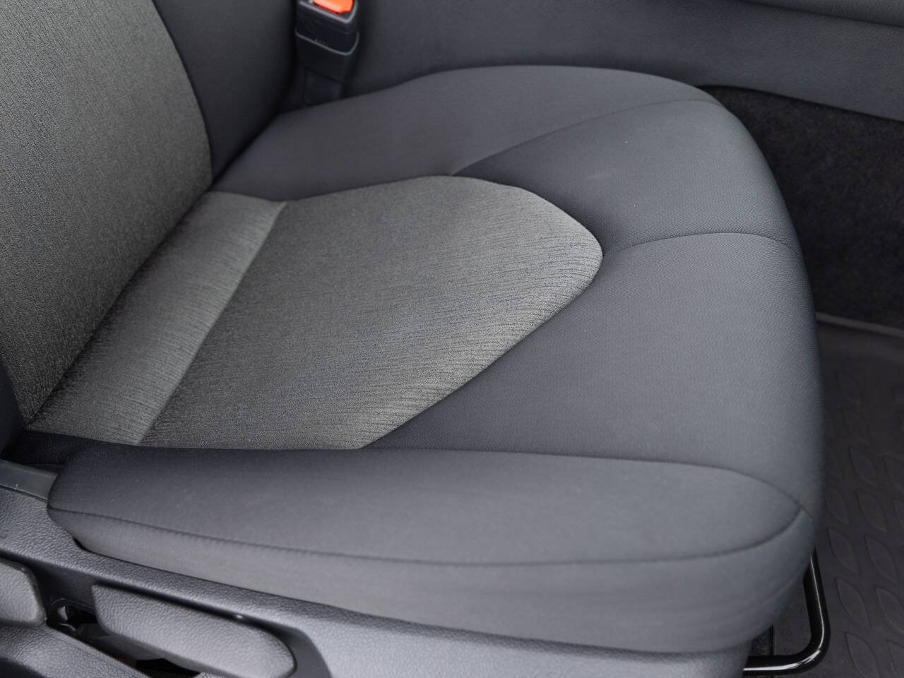 Used 2020 Toyota Camry LE FWD image 25