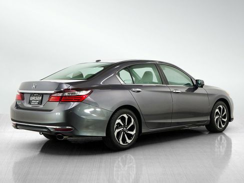 Used 2016 Honda Accord EX image 5