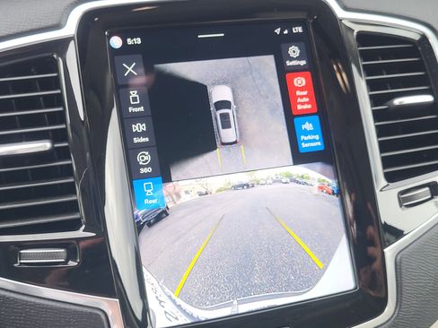 Certified 2024 Volvo XC90 T8 Plus AWD/4WD image 19