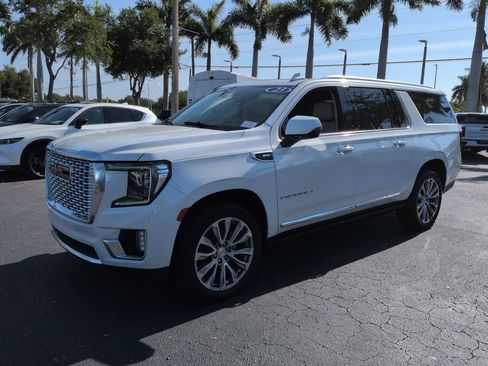 Used 2023 GMC Yukon XL Denali AWD/4WD image 8
