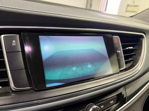 Used 2019 Buick Enclave Essence image 20