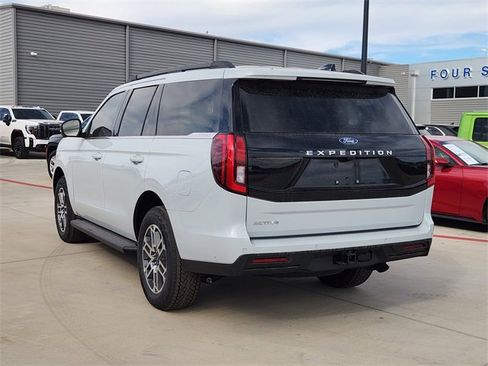 New 2025 Ford Expedition Active image 3