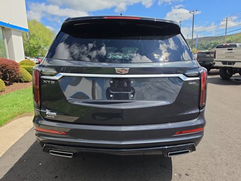 Used 2023 Cadillac XT6 Sport w/ Platinum Package AWD/4WD image 4