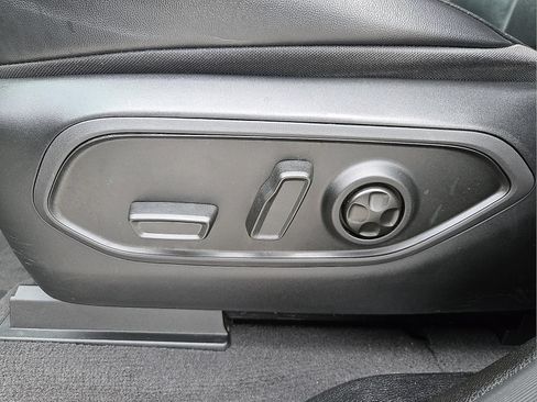 Used 2021 Jeep Grand Cherokee L Limited RWD image 16
