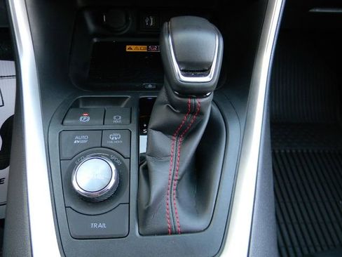 Used 2025 Toyota RAV4 XSE w/ Weather Package AWD/4WD image 18