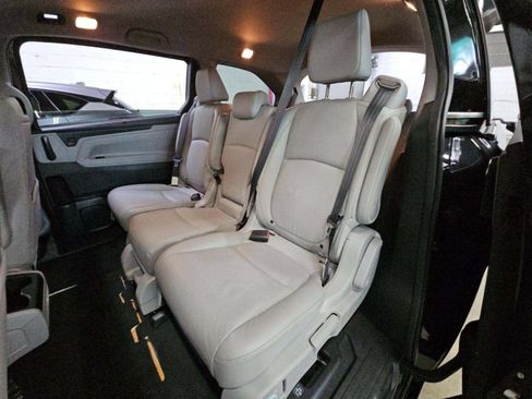 Used 2022 Honda Odyssey Touring image 11